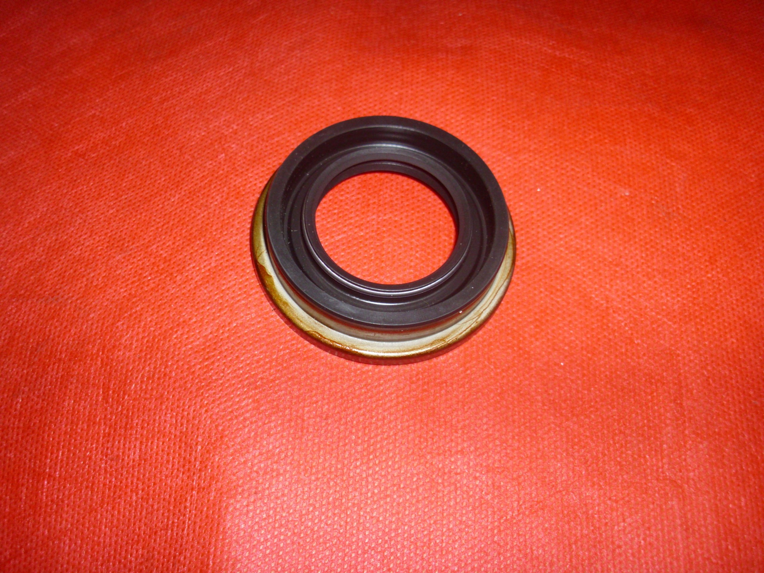 M05327165 b2500 BT-50 дань Вал герметик