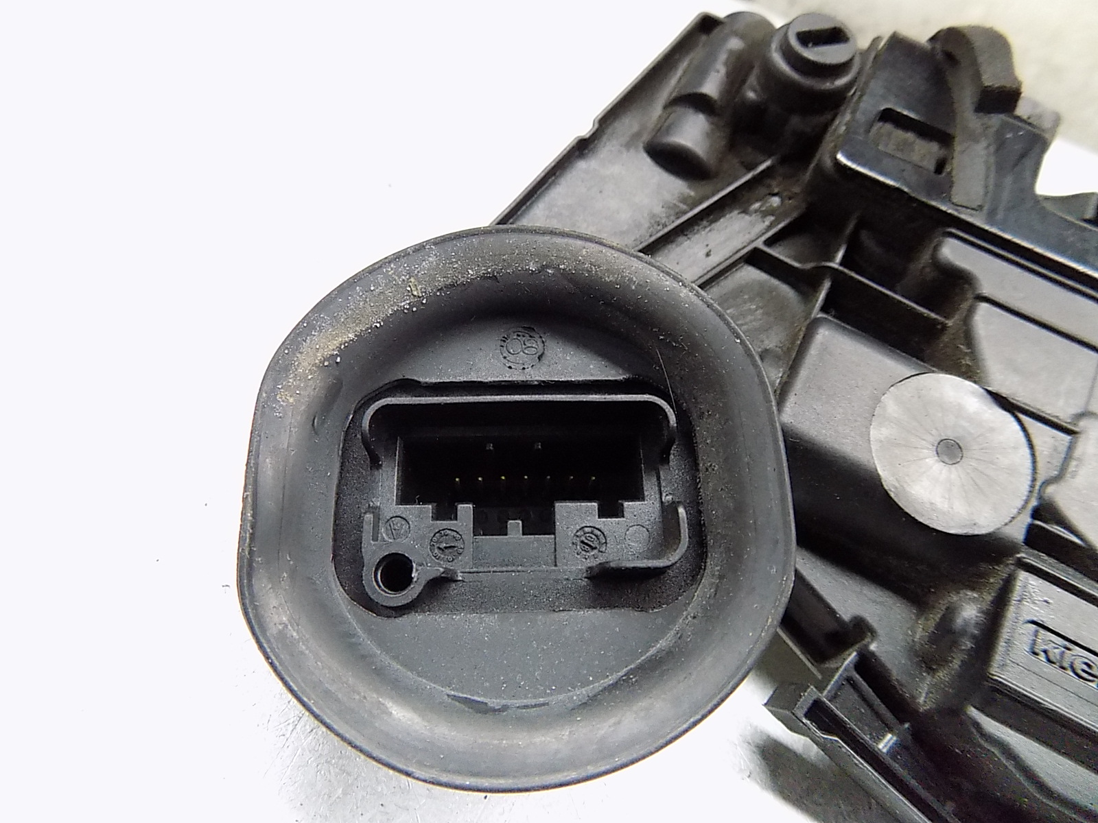 ZAMEK DRZWI PRAWY TYŁ VW GOLF VI 08-12 5K4839016B Jakość części (zgodnie z GVO) O - oryginał z logo producenta pojazdu (OE)