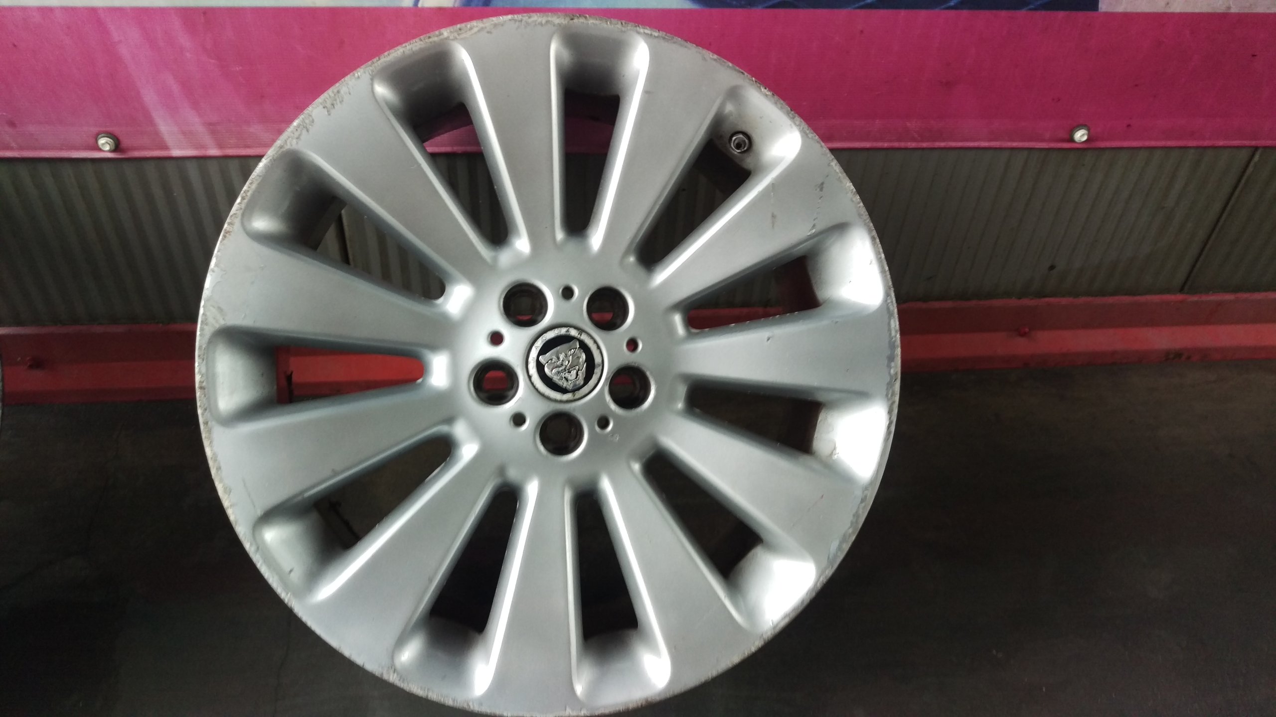 FELGA ALUFELGA R19 JAGUAR XF ET49 8,5J