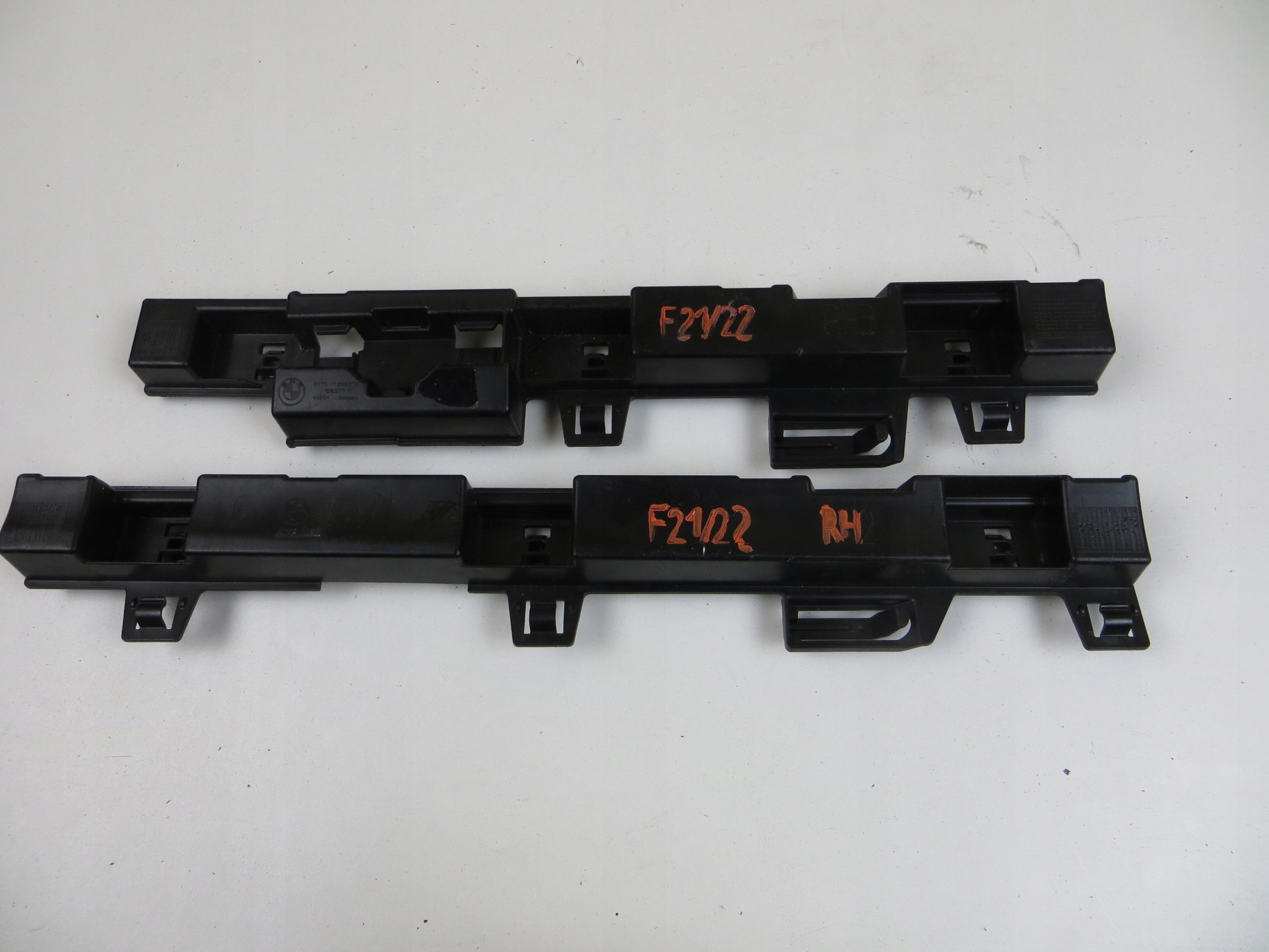 SLIZG PROGU PRAWY BMW F20 7268076 7268074