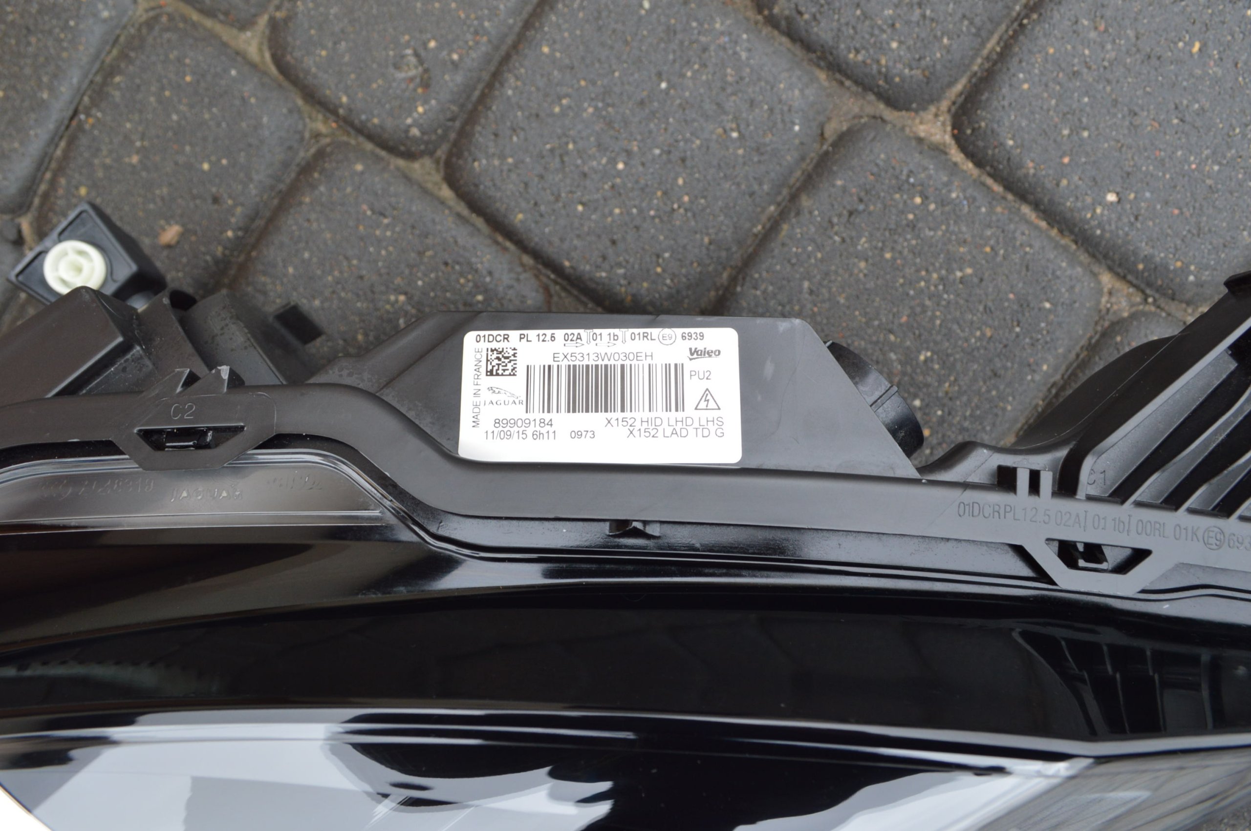 LAMPA REFLEKTOR LEWY XENON JAGUAR F TYPE R X152 Typ samochodu Samochody osobowe