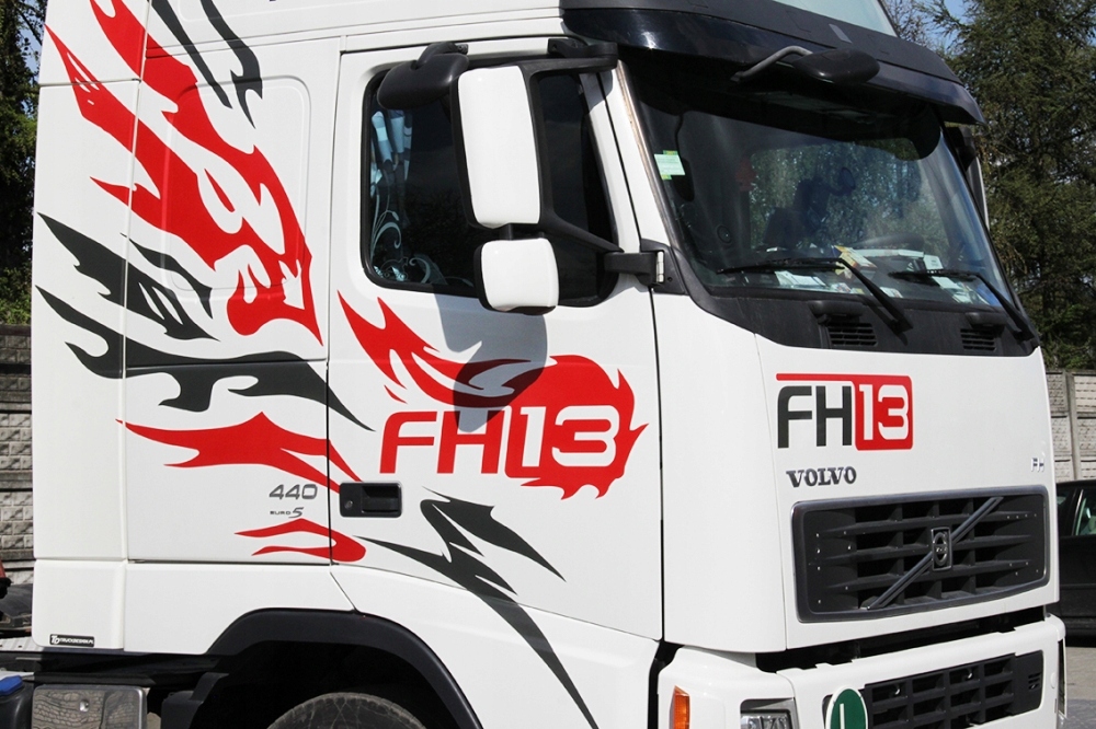 Наклейки на фуру. Volvo fh16 Sticker. Наклейки на Вольво fh16. Volvo FH 460 Stickers. Наклейки на Вольво fh13 460.