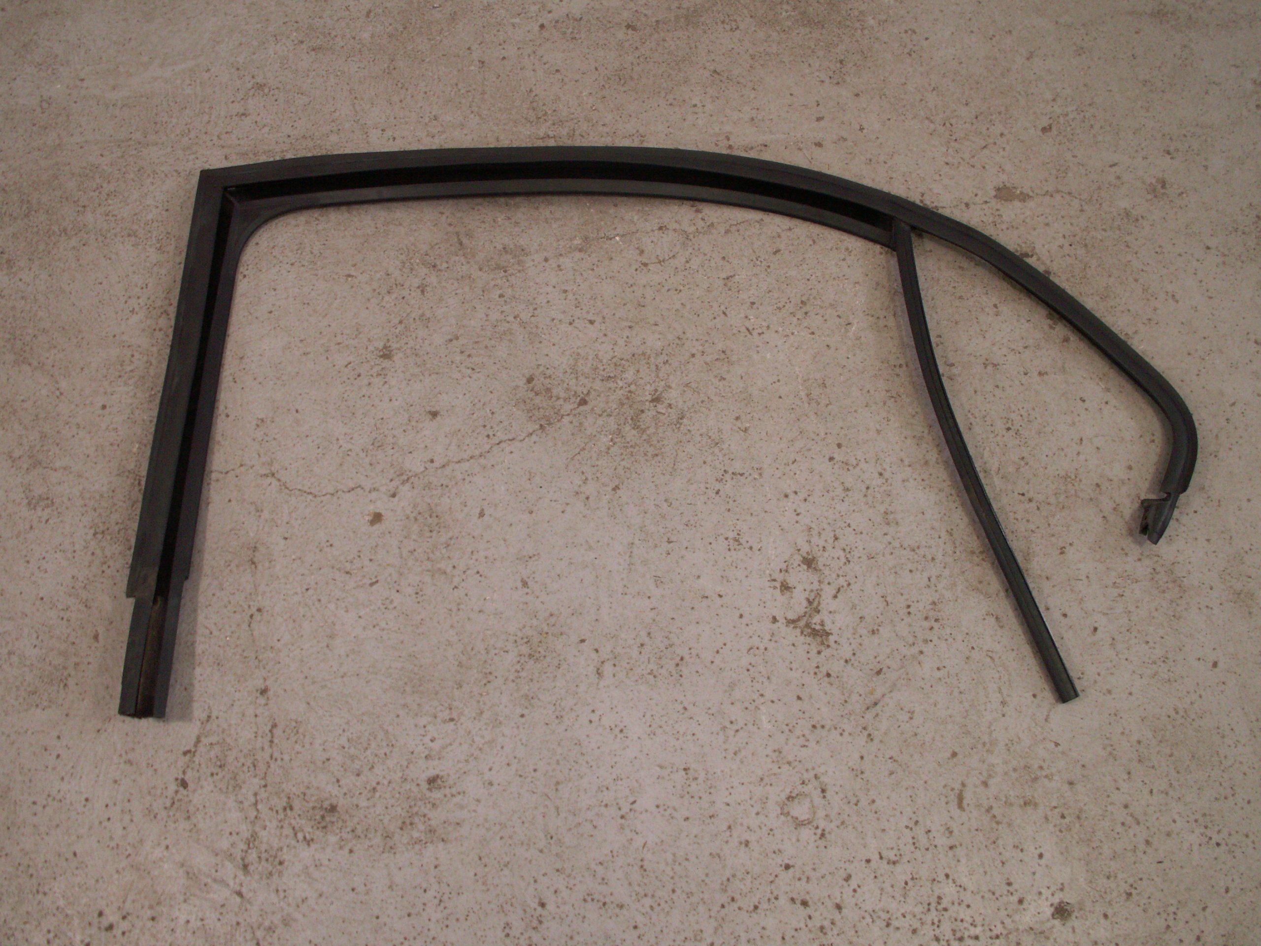 uszczelka ramki drzwi lewa tył 5JA839431 RAPID