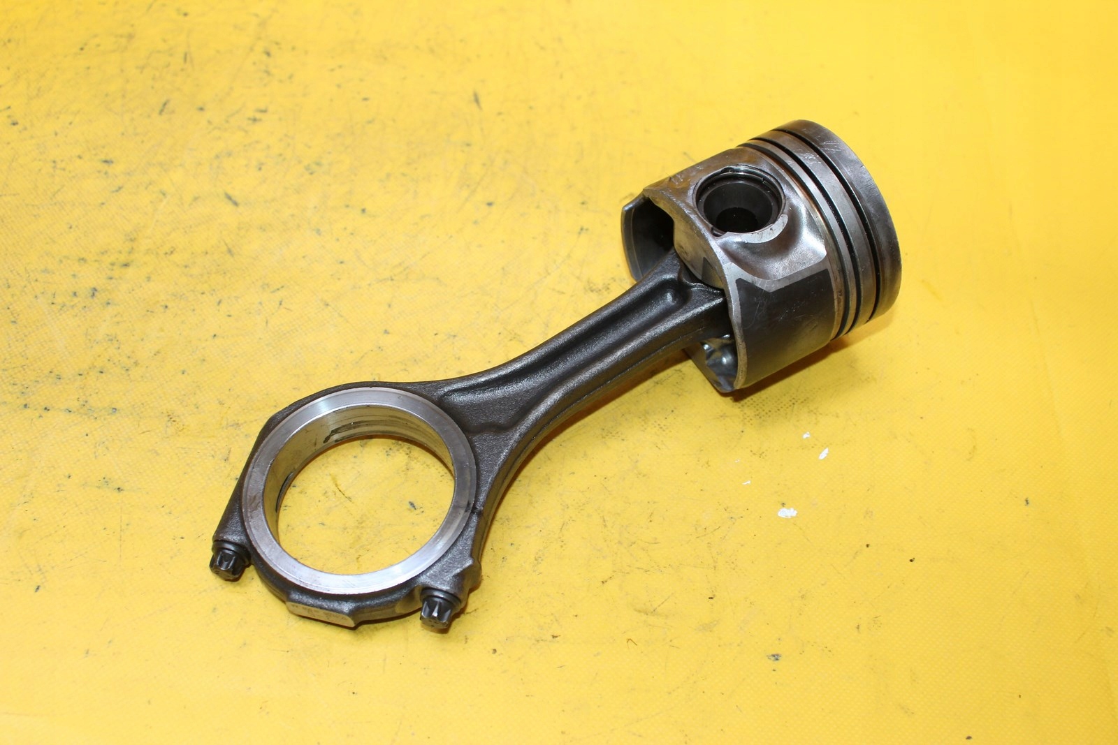 Поршни поршень шатун кривошипно Q7 3.0 TDI ошибка 059AA