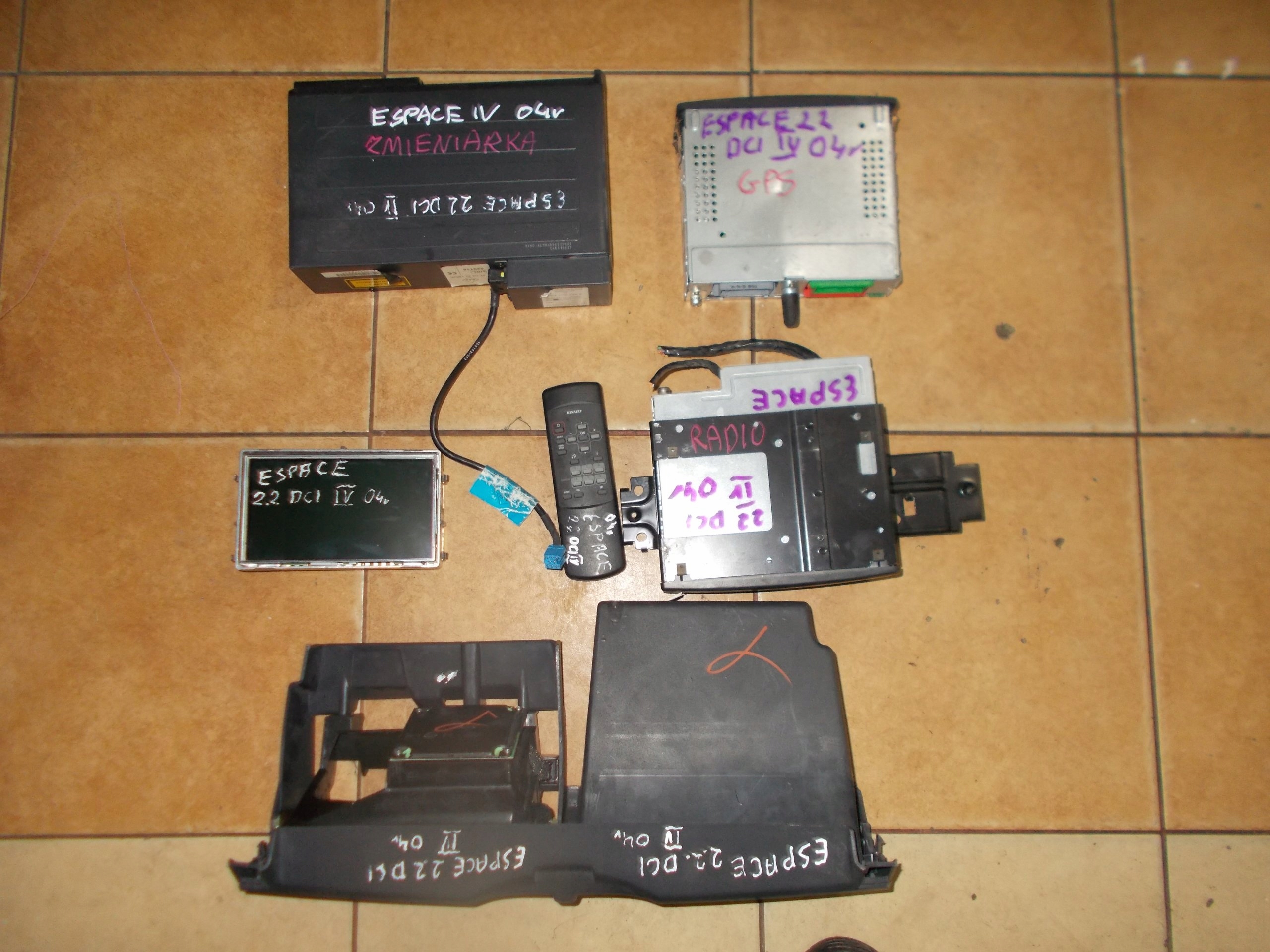 ESPACE IV 04R КИШЕНЬКОВИЙ ДИСПЛЕЙ 8200154477