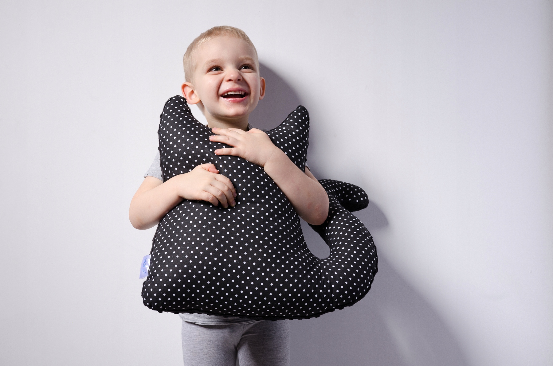 KOT z Twoim haftem na prezent poduszka minky Długość poduszki 40 cm