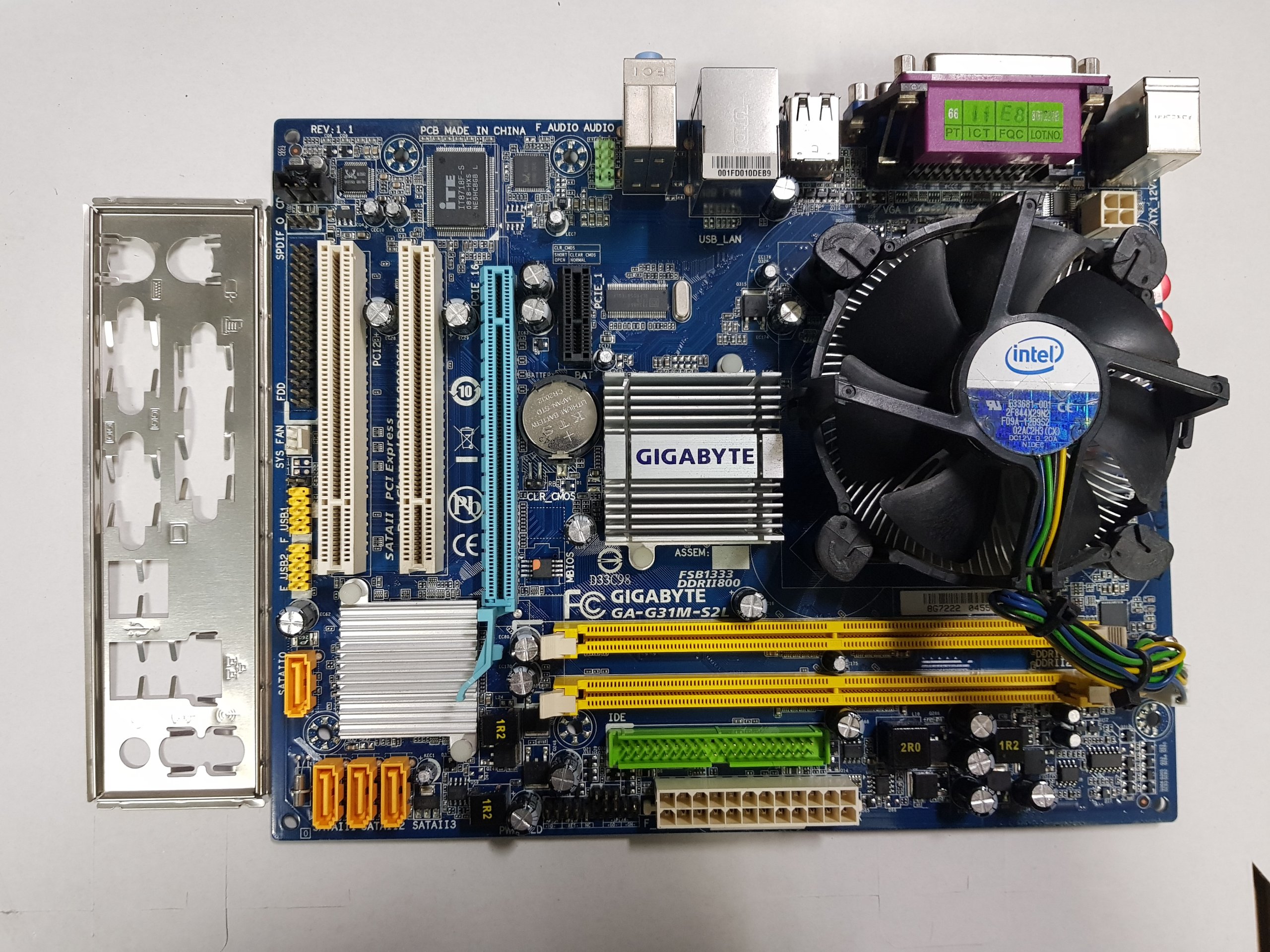 GIGABYTE GAG31MS2L+Intel Dual Core E5200 2,40GHz 7268876876