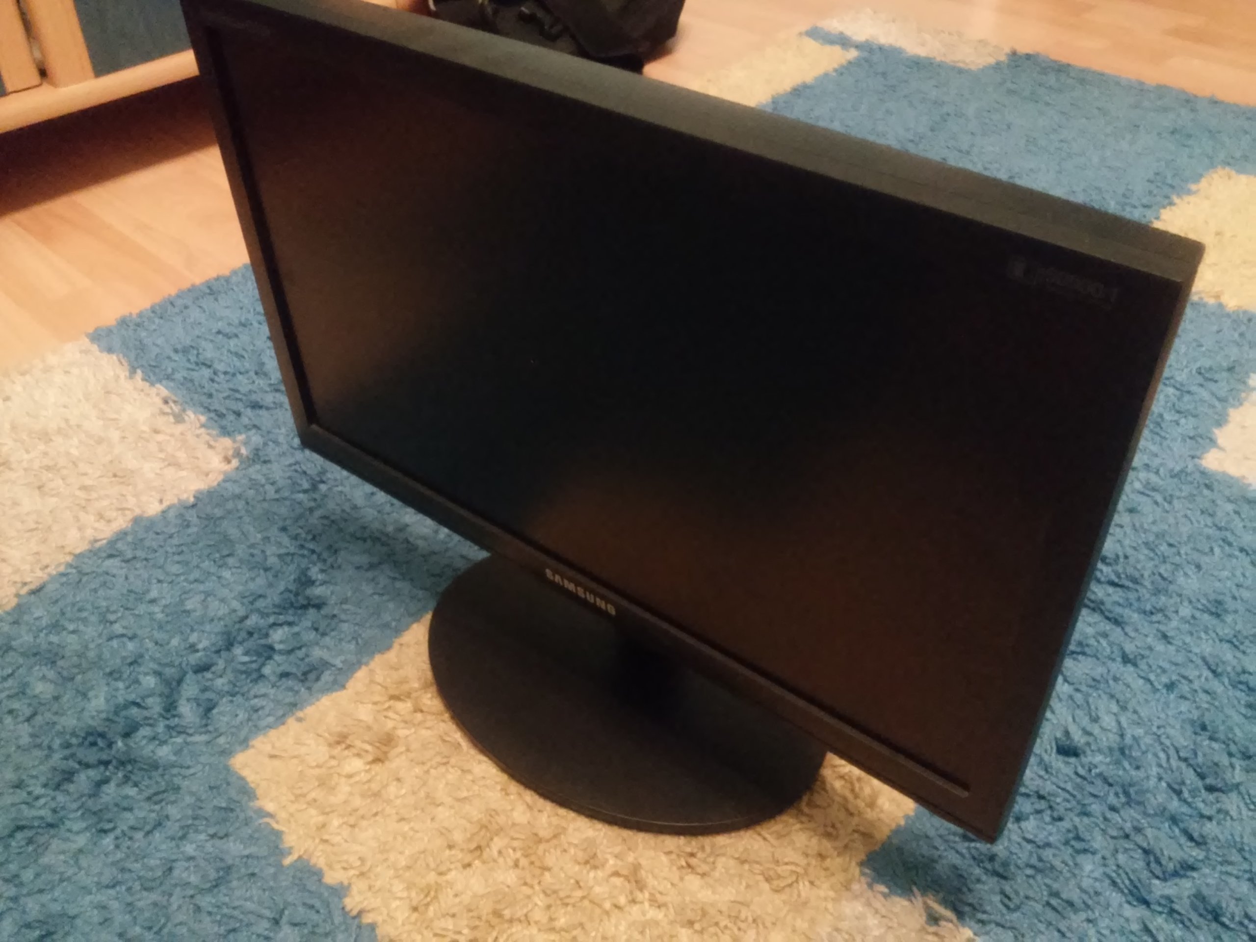 Monitor Samsung SyncMaster E1920 - 7093995180 - oficjalne archiwum allegro