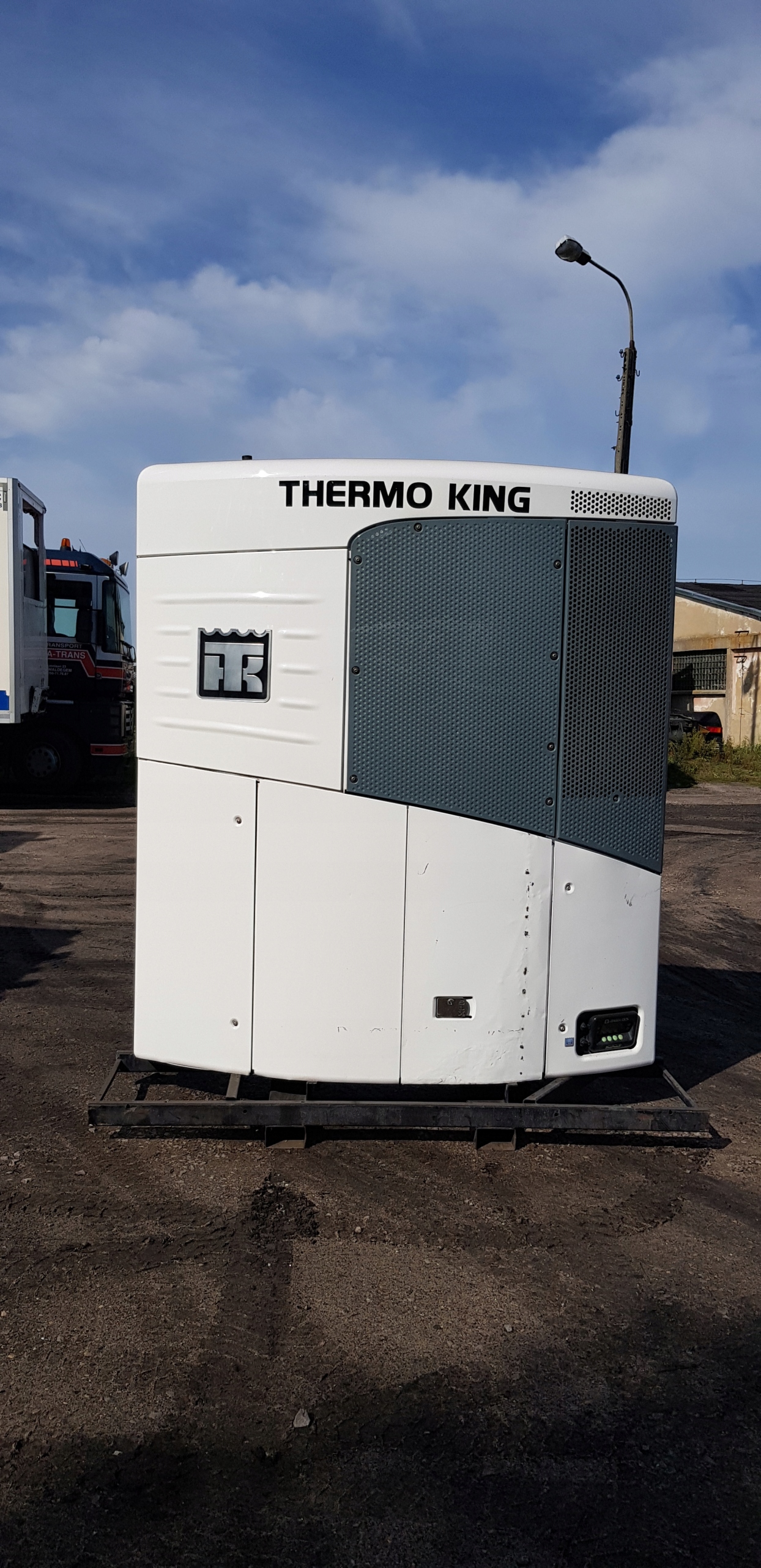 Agregat THERMO KING SLX 400 Rok prod. 2012 7533999832 oficjalne