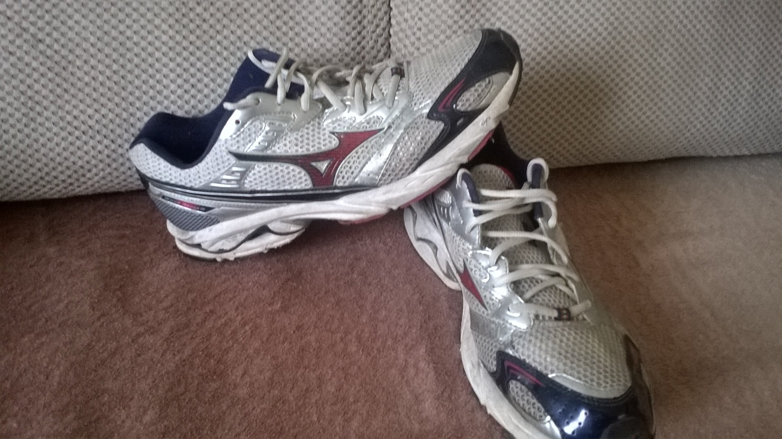 mizuno wave aero 15 price