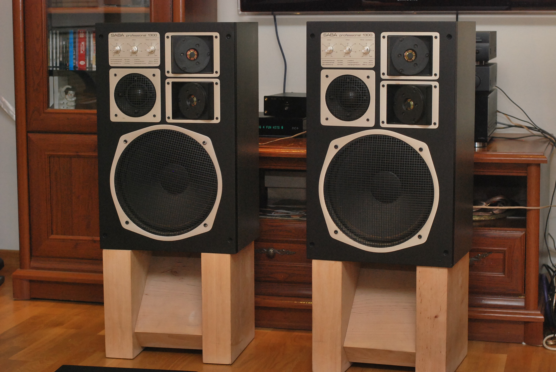 Saba Professional Ultra HiFi Box 1300 7098125026 oficjalne archiwum