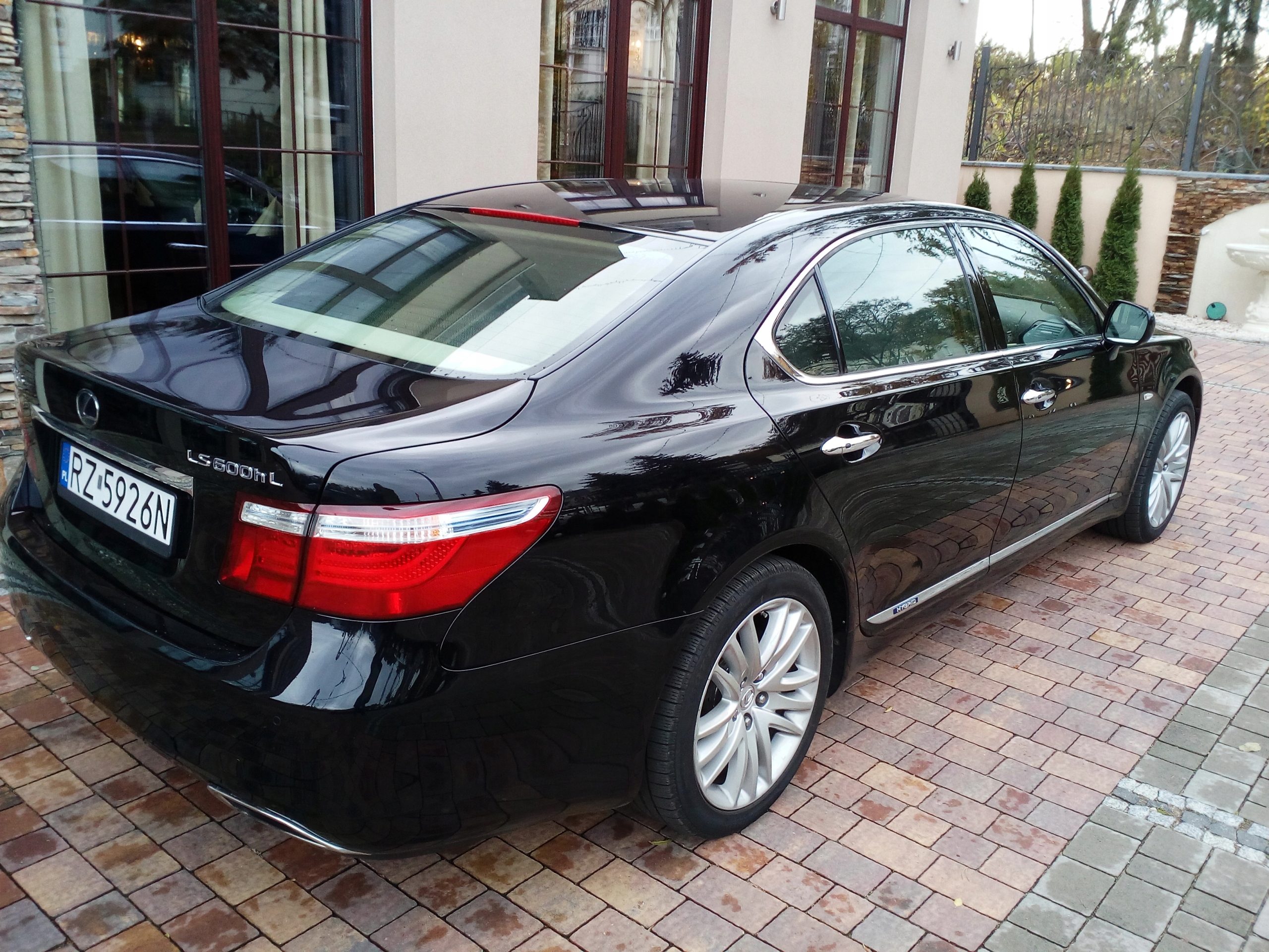 Lexus ls 600 hl