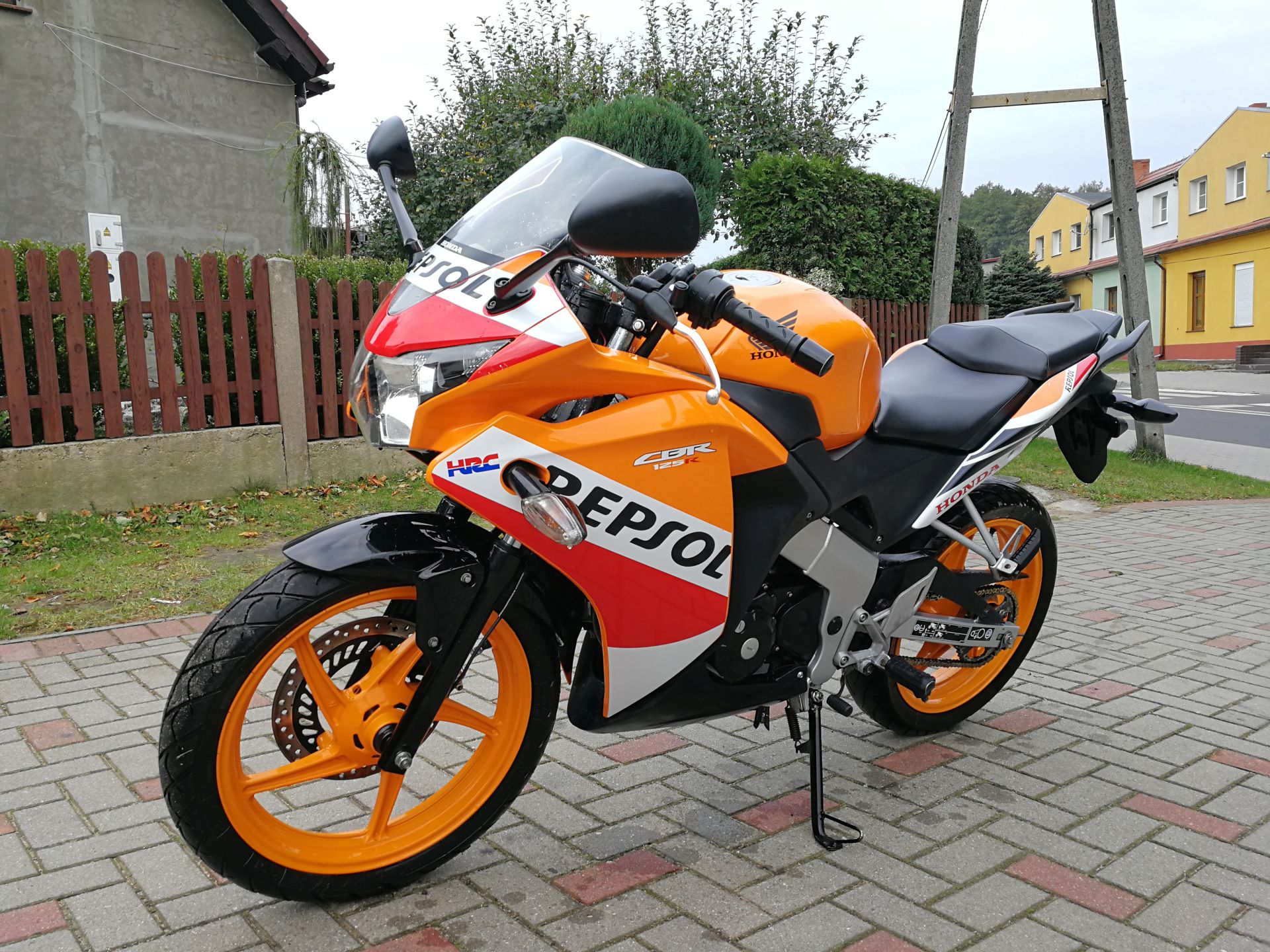 honda cbr 125 repsol 2015