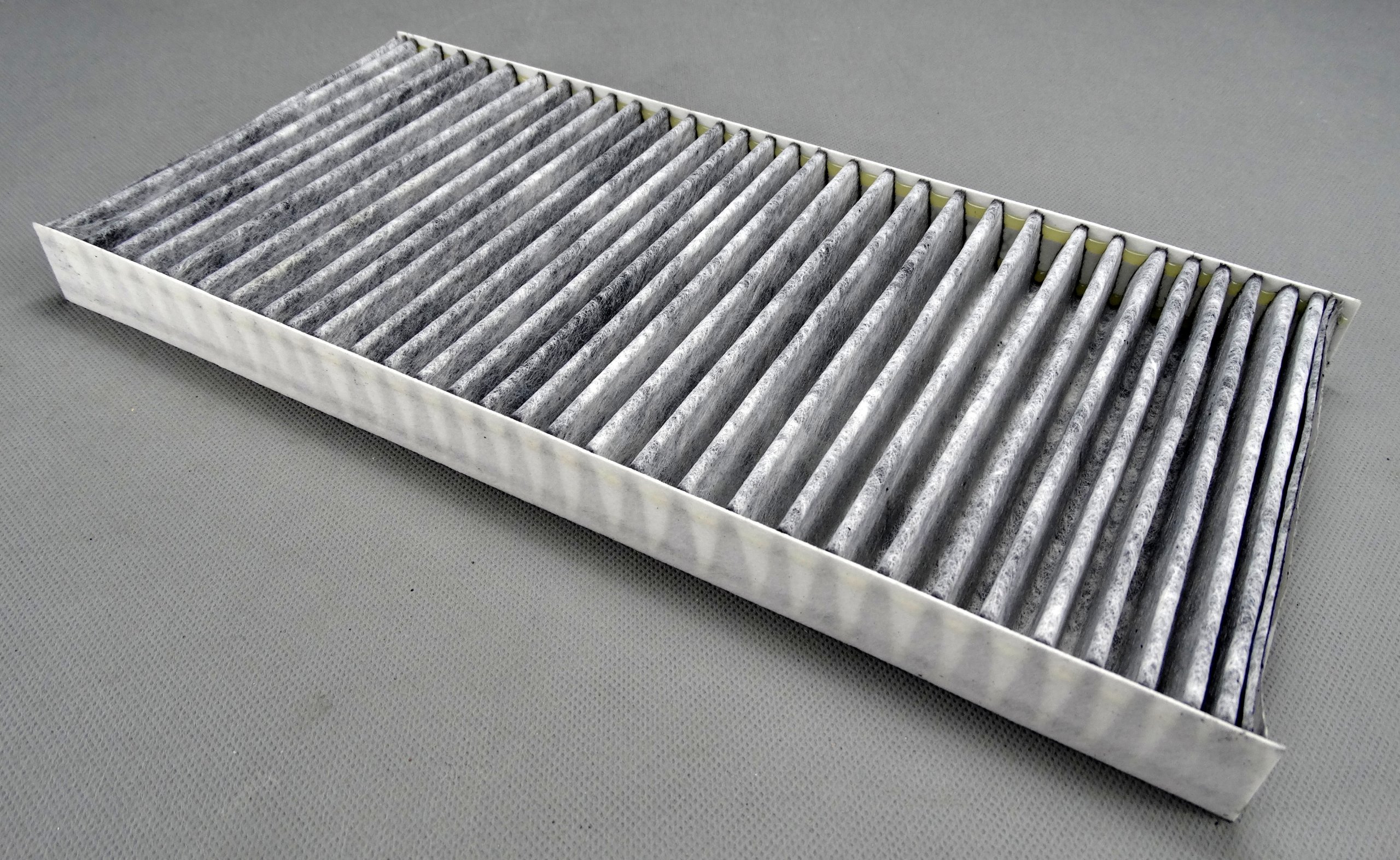 FILTR KABINOWY FORD CONNECT FOCUS I 98-05 WĘGLOWY Producent części BSG