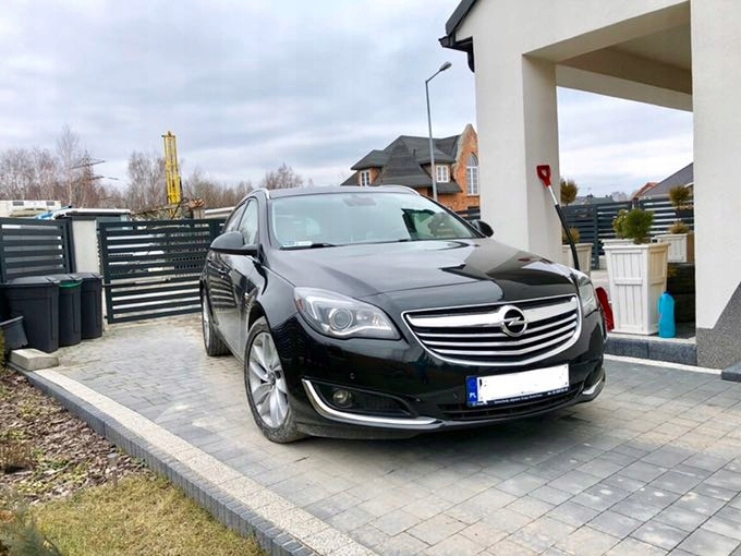 Opel insignia salon