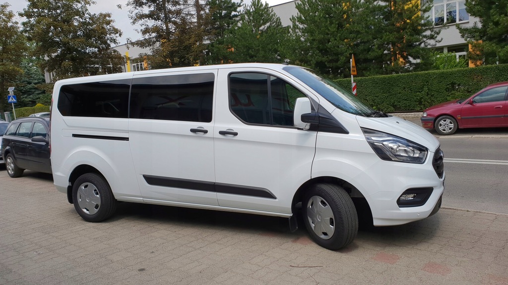 NOWY Bus 9 osób wynajem Ford Transit Custom 2018