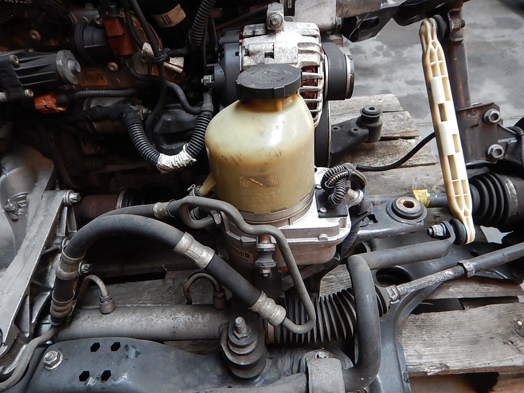 POMPA WSPOMAGANIA OPEL MERIVA B TRW