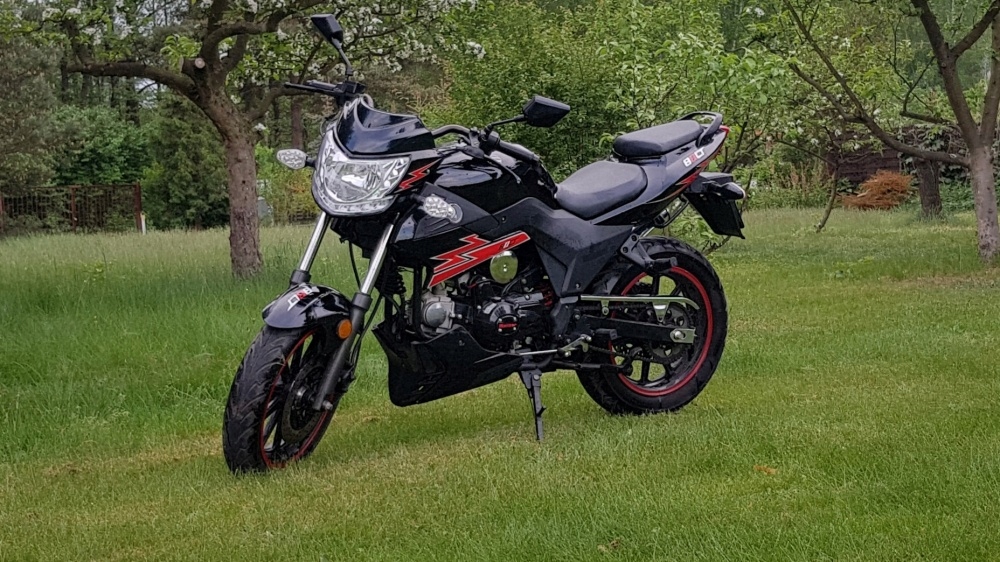 Motorower Benzer Bolt 70