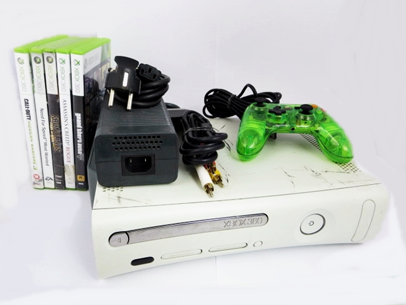 XBOX 360 PREMIUM 60GB /PAD / 5X GRA / GTA V