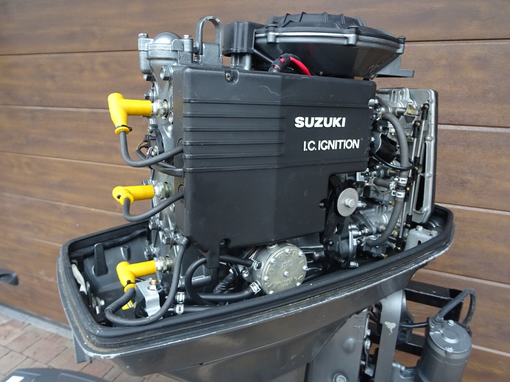 silnik zaburtowy suzuki DT75 koni pwertrym,jaknowy