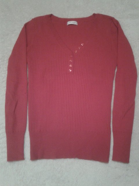 Orsay czerwony sweterek bluzka prążki guziczki
