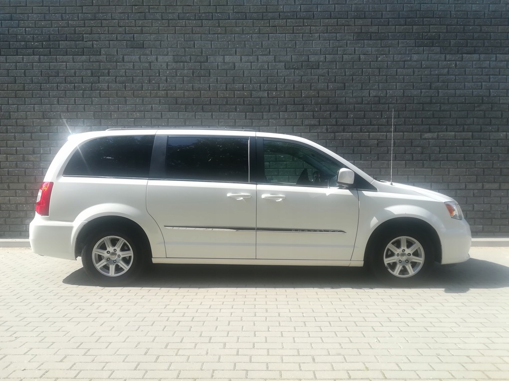 Chrysler Town &amp; Country 3.6 286KM Super stan!