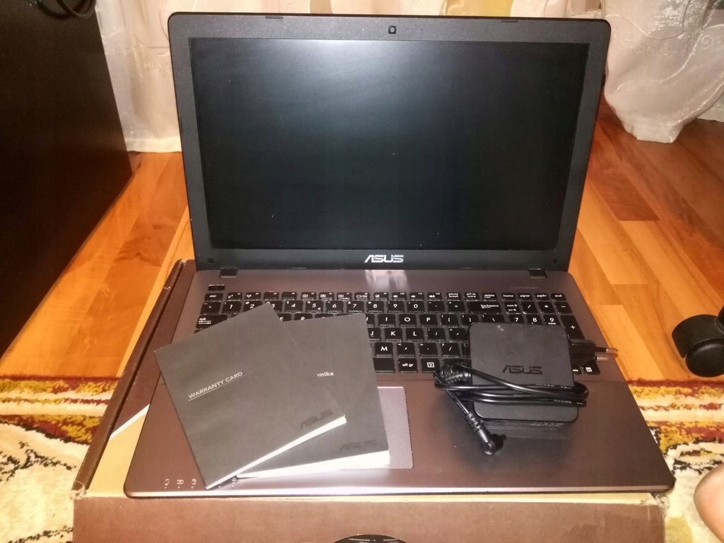 Asus x550c не включается