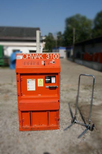 Belownica, prasa do śmieci, odpadów Orwak 3100