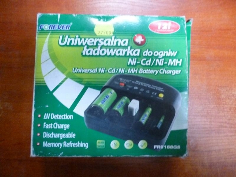ŁADOWARKA UNIWERSALNA DO BATERII AK NI-CD / NI-MH
