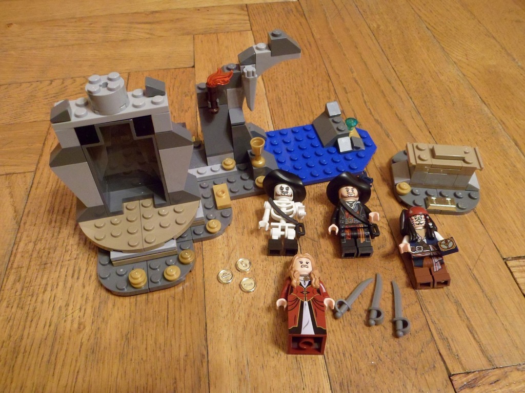 Klocki Lego Piraci z Karaibów Wyspa Umarłych 4181