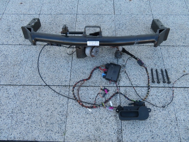 AUDI Q5 SQ5 8R ELEKTRYCZNY HAK 8R0800495E KOMPLET