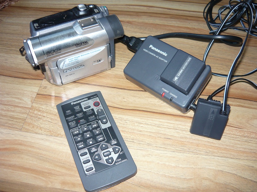 KAMERA PANASONIC NV-GS10