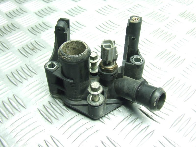 FORD FIESTA MK7 1.25 B OBUDOWA TERMOSTATU
