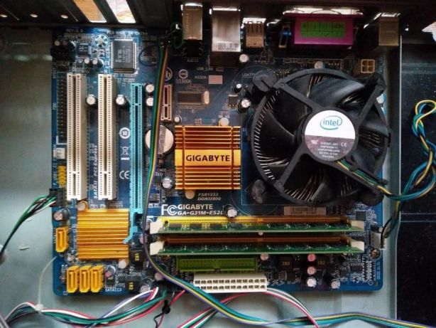Komputer PC Intel core 2 quad 4GB RAM 500GB HDD GT