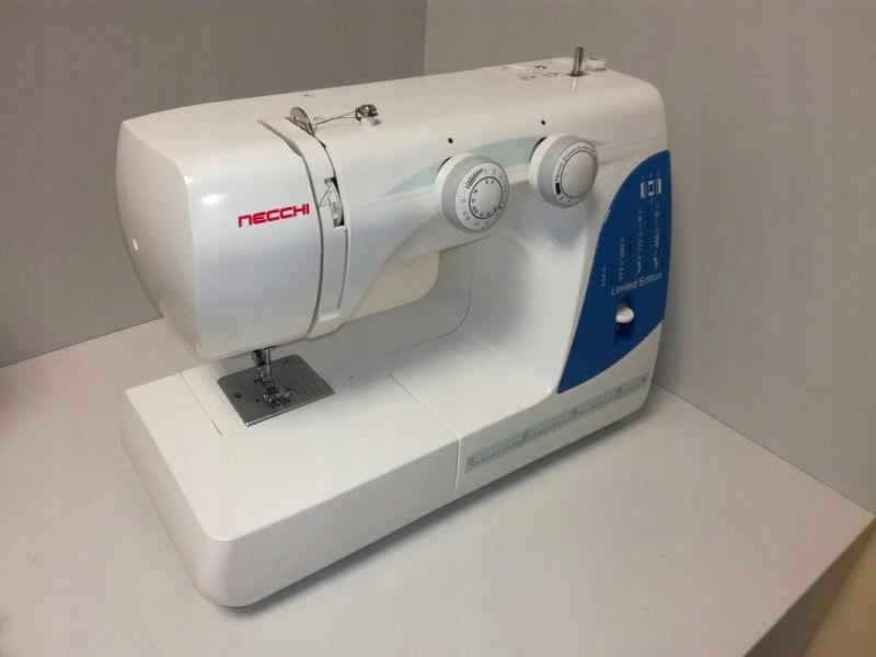 MASZYNA DO SZYCIA TOYOTA NECCHI 215A-B