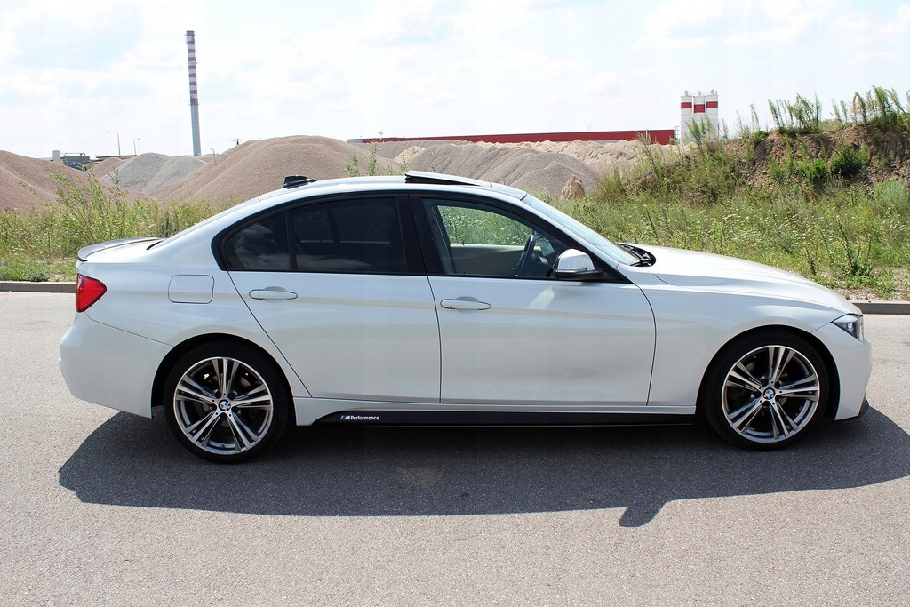 Biała BMW 328i f30 245km M PERFORMANCE M Pakiet !!