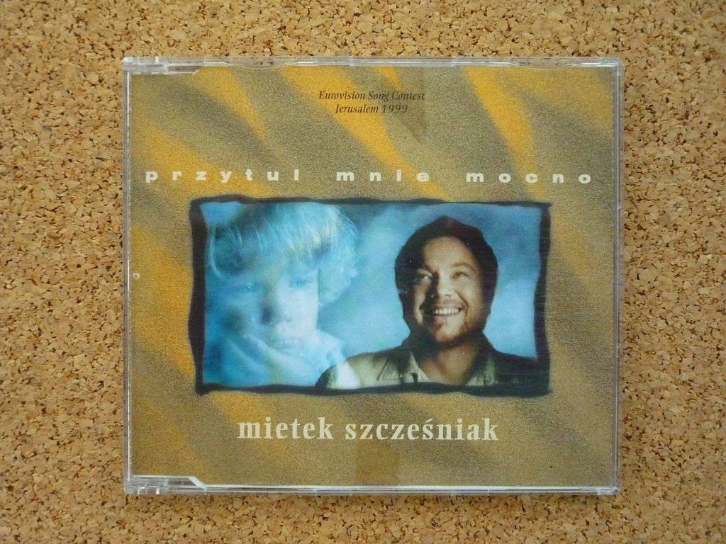Mietek Szcześniak - Przytul Mnie Mocno / promo CD
