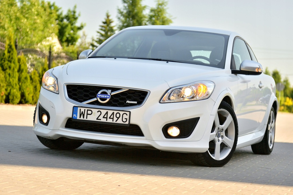 BIAŁE VOLVO C30 R-DESING 1.6 D2 115KM Bezwypadkowe
