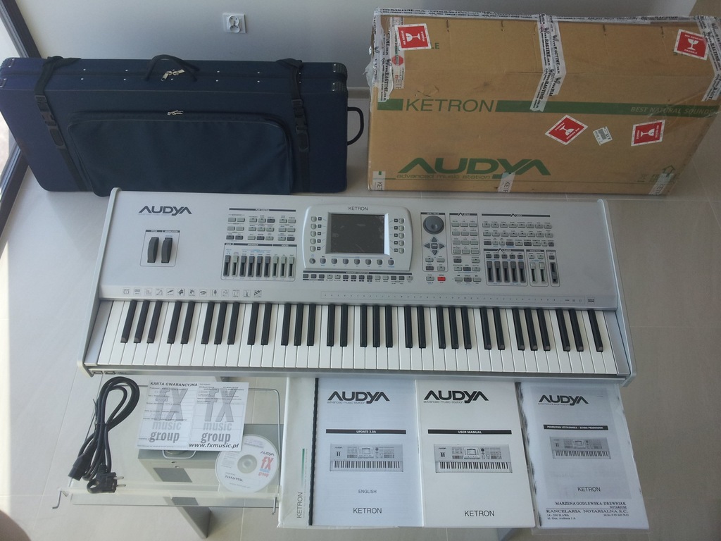 Ketron Audya 76 - Jak nowy + Case Romanowicz