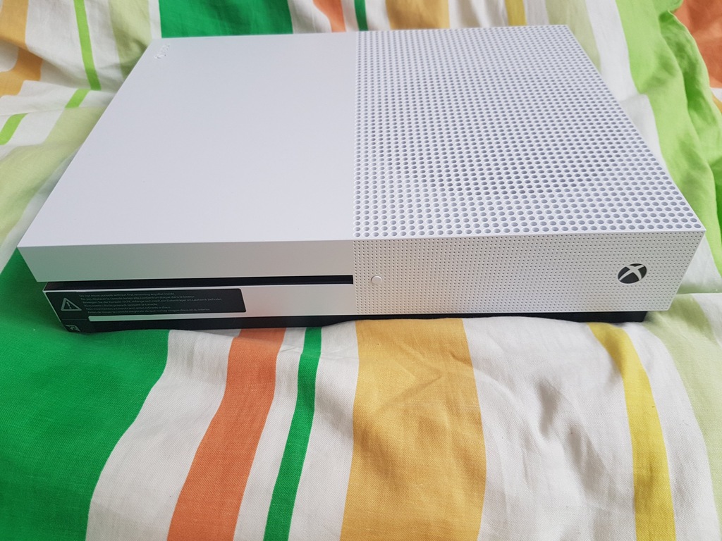 XBOX ONE S 500GB+6 gier