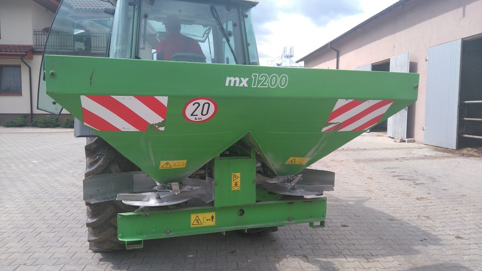 Rozsiewacz nawozu UNIA 1200l, 2008r