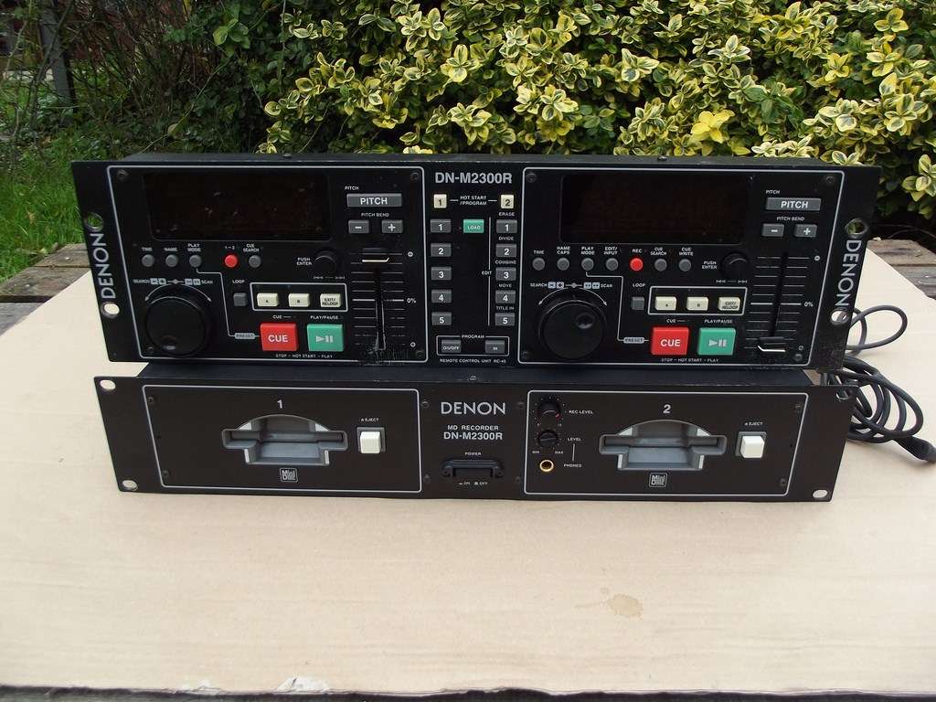 DJ機材 Denon DN-M2300R Denon DN-M2300r Professional Dual Minidisc Player Recorder