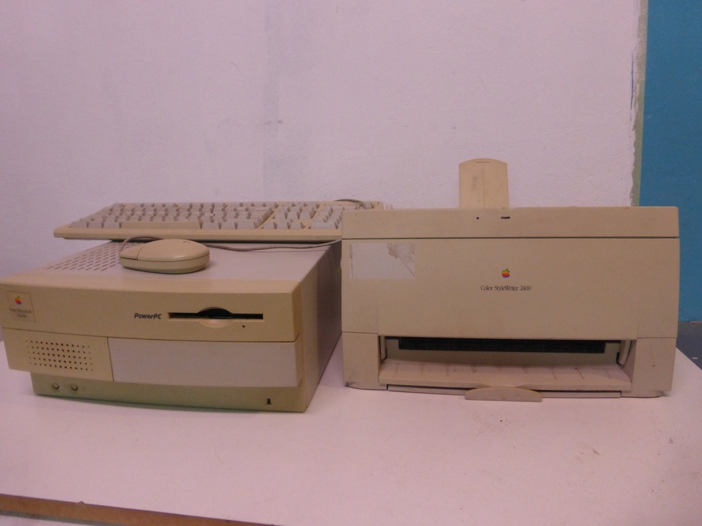 STARY KOMPUTER APPLE MACINTOSH 7100/80