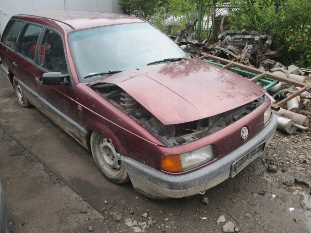VW Passat B3 1991R 1.9D Na Części Lusterko