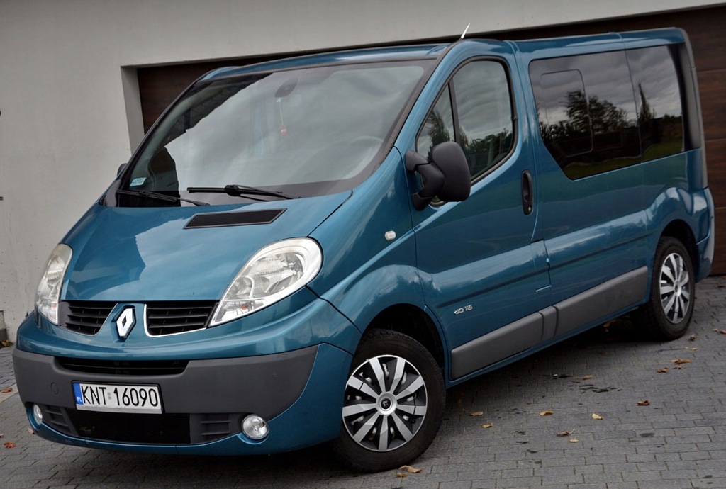 RENAULT TRAFIC PASSANGER-FABRYCZNY LAKIER PERFEKT!