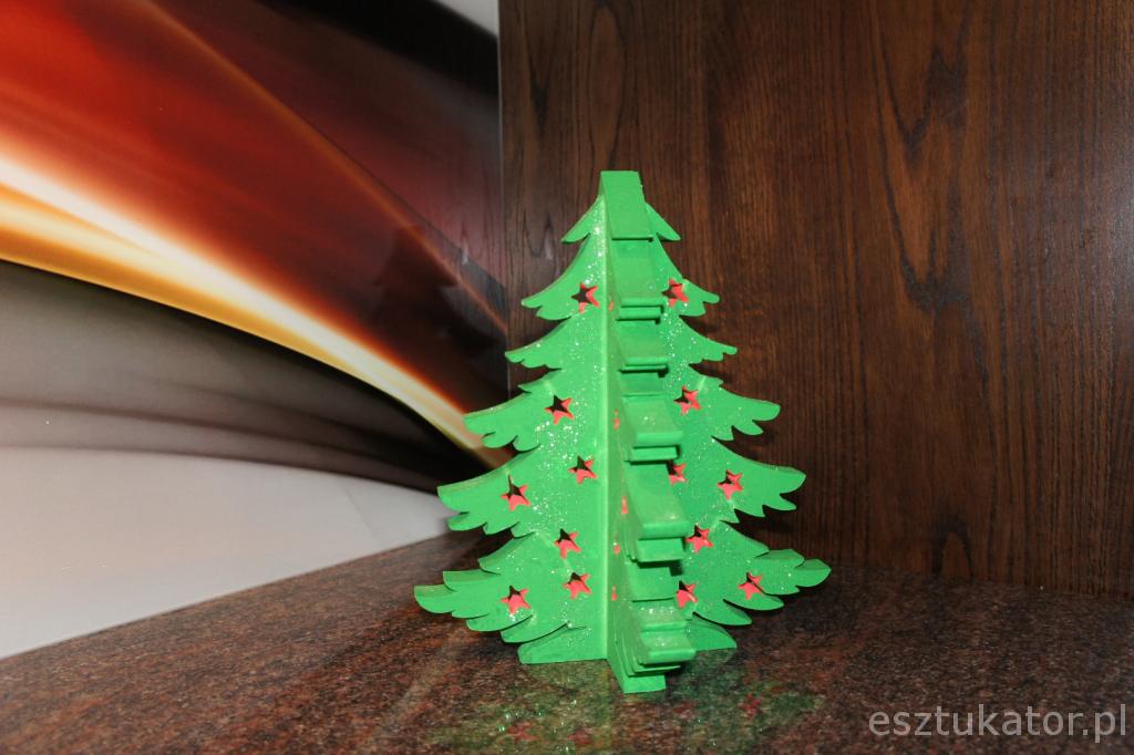 Choinka ze styroduru nakładana 3D