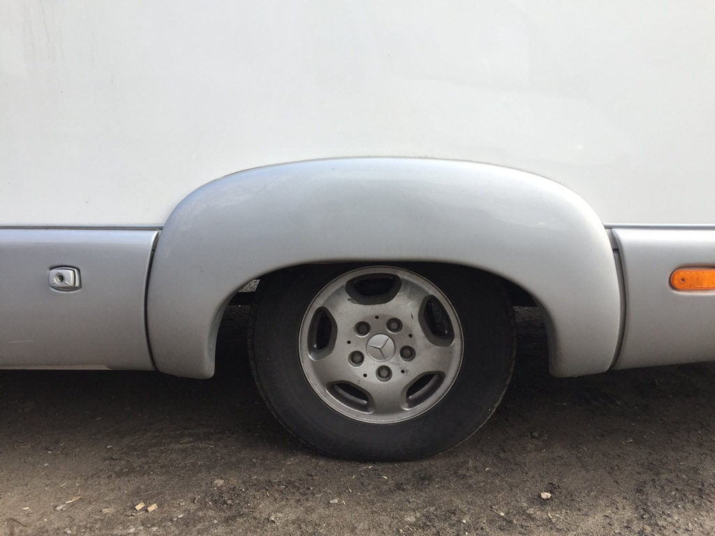 NADKOLE TYLNE KAMPER RAPIDO MERCEDES OD 2004R