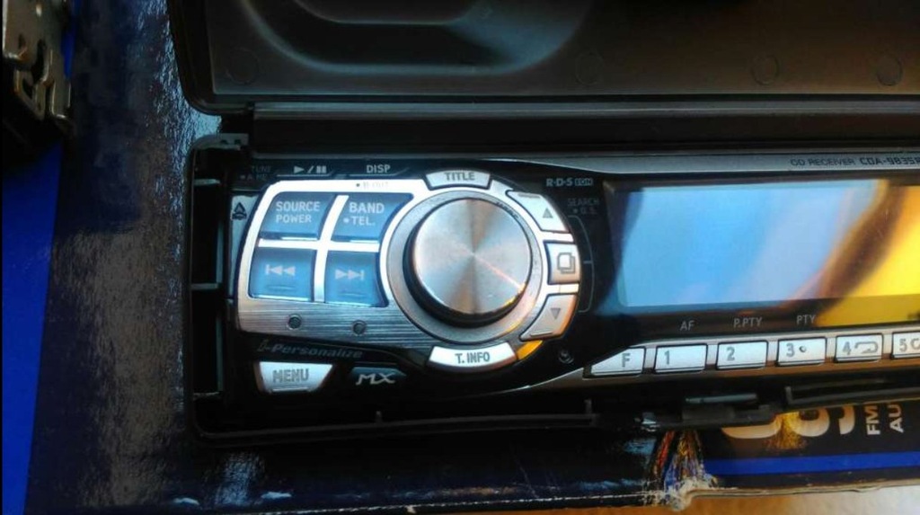 Alpine CDA 9835 highend car audio