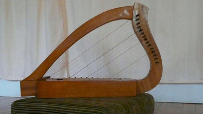 Harfa celtycka, chordofon