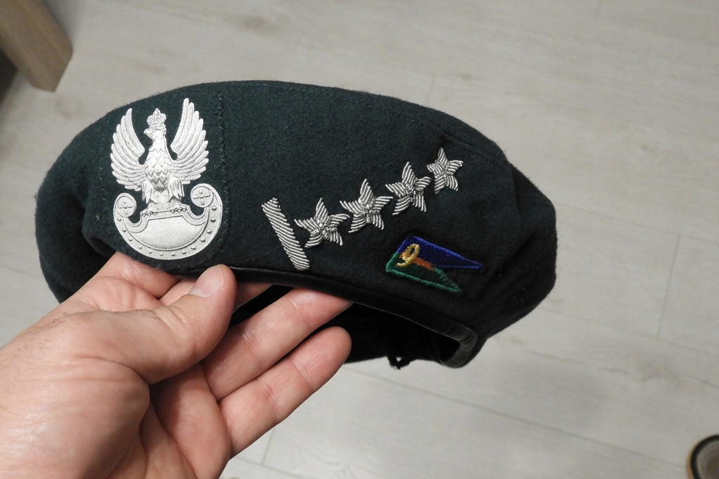 Beret zielony wyhaftowany stopień KAPITAN rozm. 57